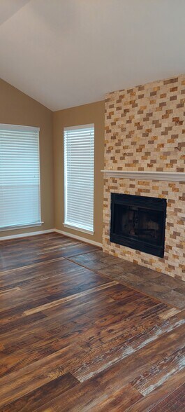 Building Photo - 3500 Tangle Brush Dr