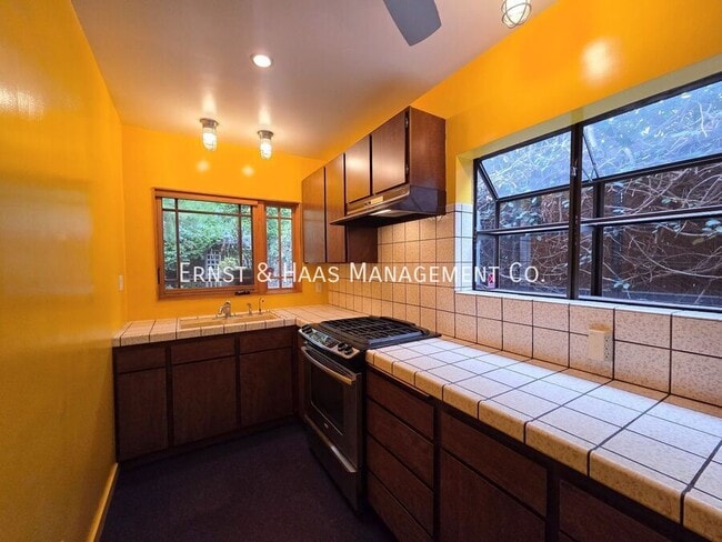 Building Photo - 1330 Ximeno Ave