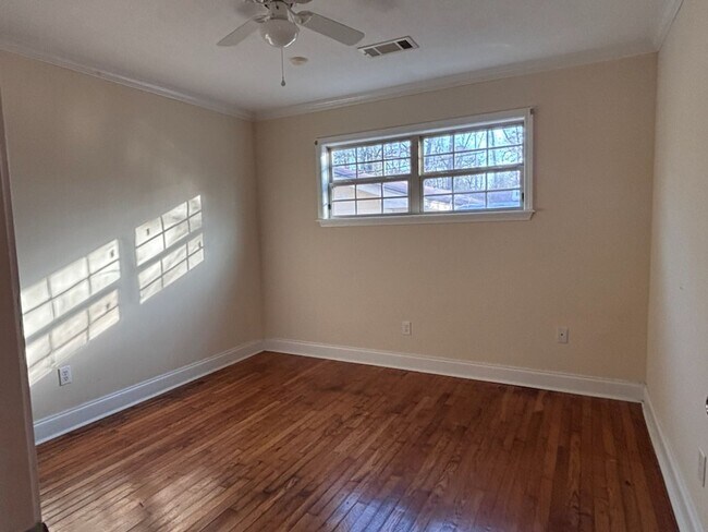 Building Photo - 304 Catalina Cir