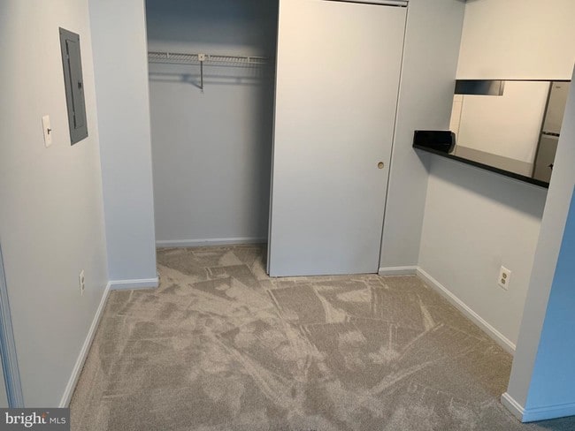 Building Photo - 1625 Carriage House Terrace