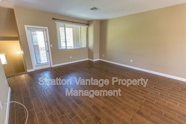 Building Photo - 240 W Juniper Ave