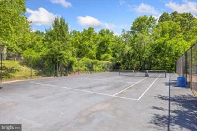 Building Photo - Welcome to Takoma Overlook! Furnished 1br 1ba condo