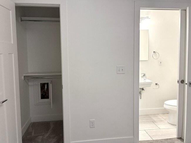 Building Photo - 3883 Komenda Ct