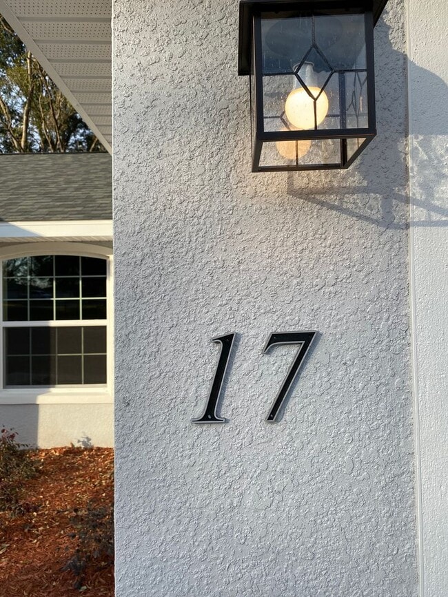Building Photo - NOT AVAILABLE FOR SHOWING OR MOVE IN UNTIL 09/15/2026!!! Custom Home - Desirable SE Ocala neighbo...