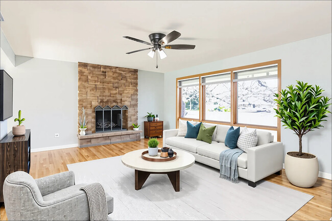 Building Photo - 5801 Longview Dr