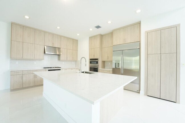 Building Photo - 9099 Silver Marsh Ln