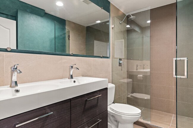 Building Photo - 10777 Ashton Ave