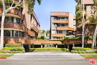 Building Photo - 300 N Swall Dr