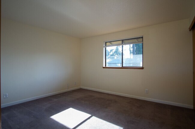 Building Photo - Updated Townhouse with Garage, Patio, DW, WD + FIREPLACE!!