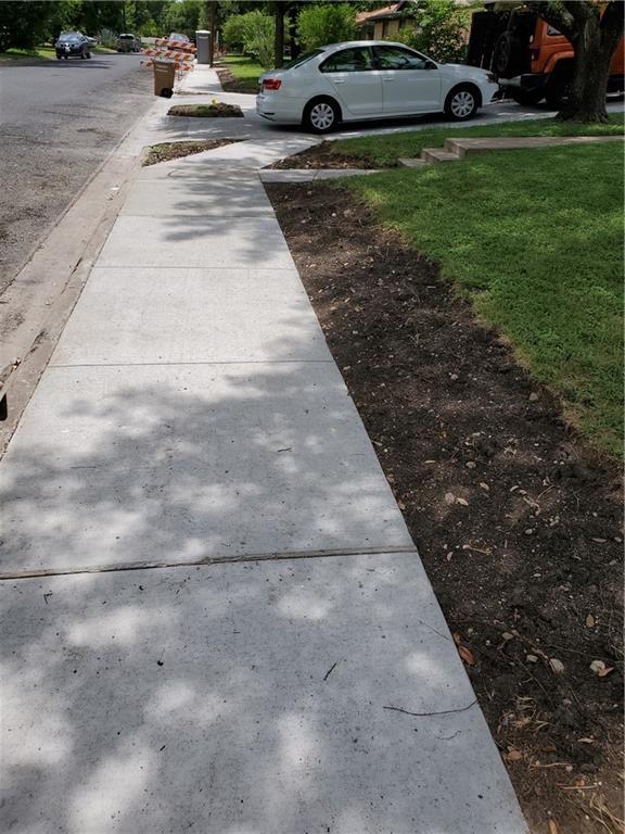 Building Photo - 1408 Broadmoor Dr