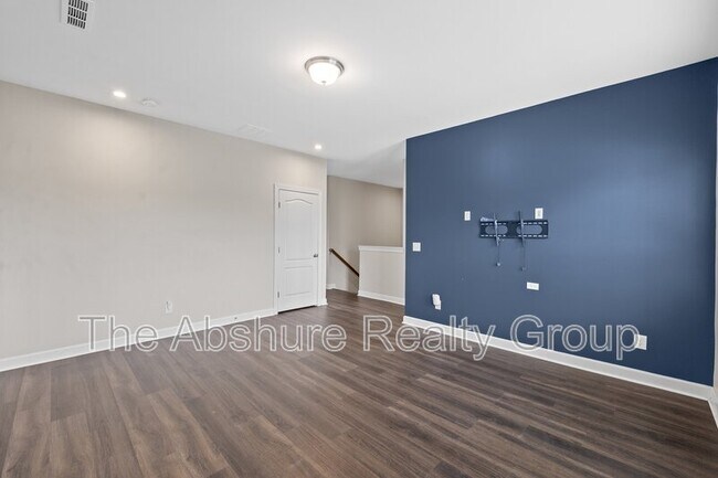 Building Photo - 1004 Tarsnet Ln