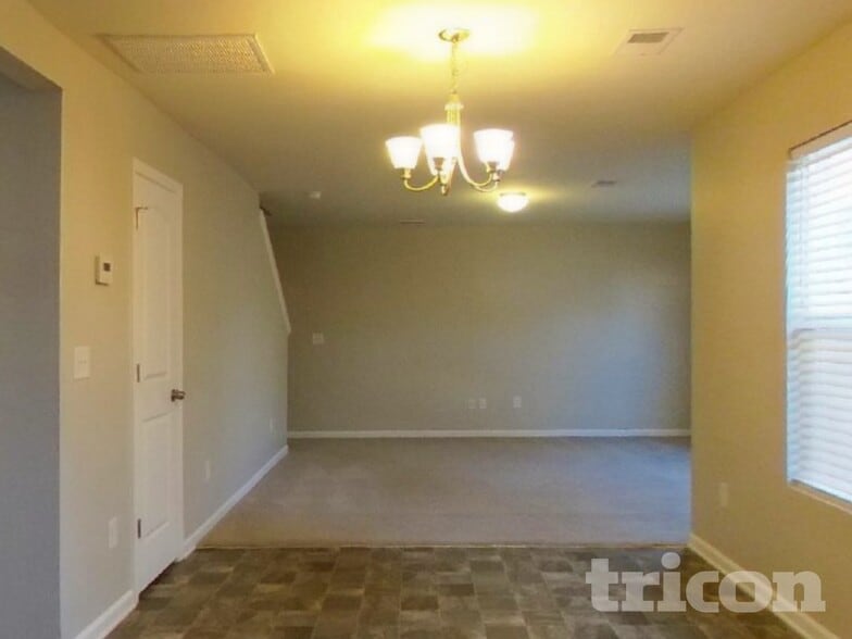 Building Photo - 117 Vermillian Dr