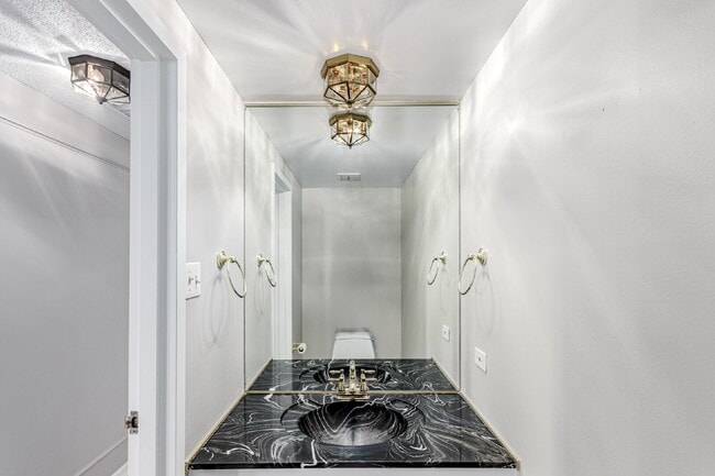 Building Photo - 3131 E Alameda Ave