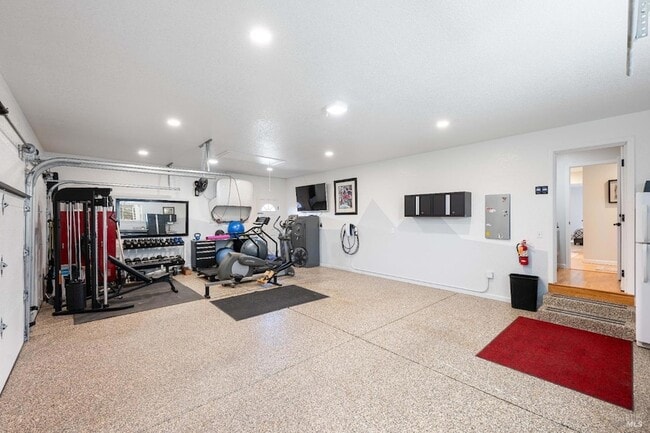 Building Photo - 1051 Stonebridge Dr