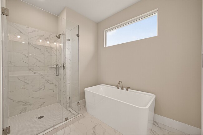 Building Photo - 1504 Hussion St