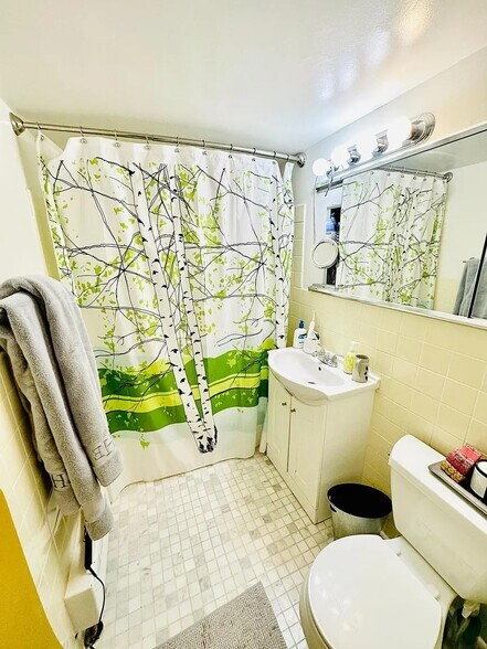 Building Photo - 1545 18th St NW