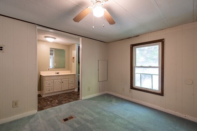 Building Photo - 4301 Budds Creek Rd