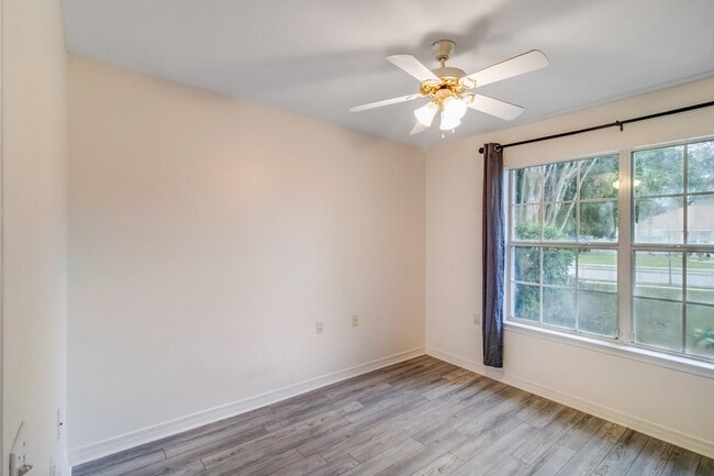 Building Photo - 2077 Shadow Lake Dr