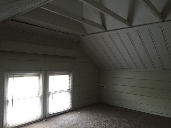 Building Photo - 1919 Plainfield Ave NE