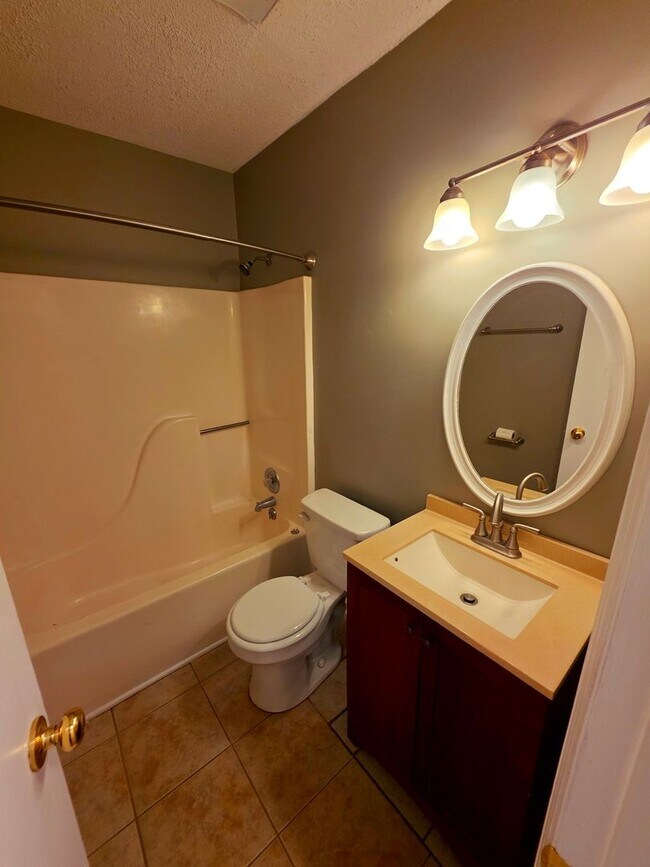 Building Photo - Nicely updated 3 bedroom, 2 bath home with 1-car garage