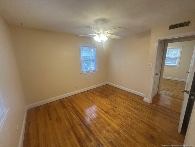 Building Photo - 6120 Conaway Dr