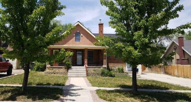 Building Photo - Beautiful Home Ready for Move-in