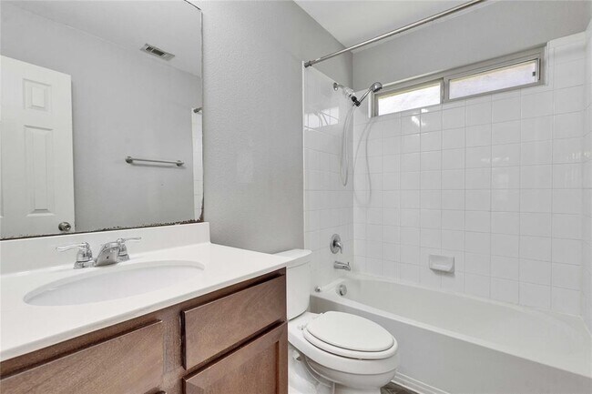 Building Photo - 907 Yabers Ct