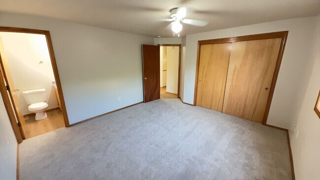 Building Photo - 3 Bedroom 1.5 Bath Home Fenced Yard, Shed & Garage