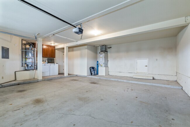 Building Photo - 2084 Costa del Sol
