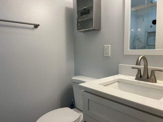 Building Photo - 2 Bd 2 Bath Condo in Shadowood Ready for M...