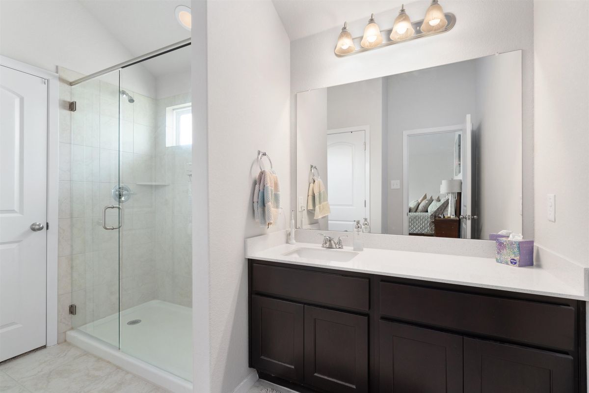 Building Photo - 208 Blue Agate Ct