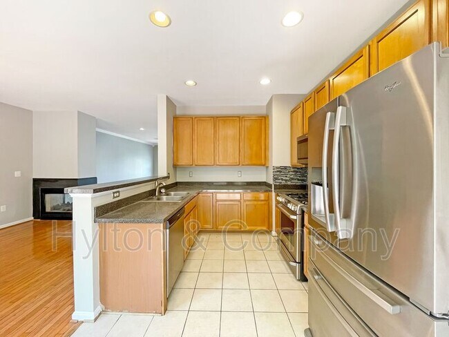 Building Photo - 15716 Palermo Terrace
