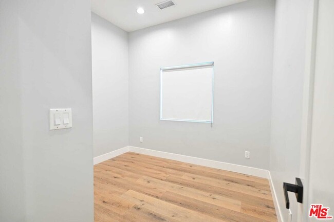 Building Photo - 6961 Balcom Ave