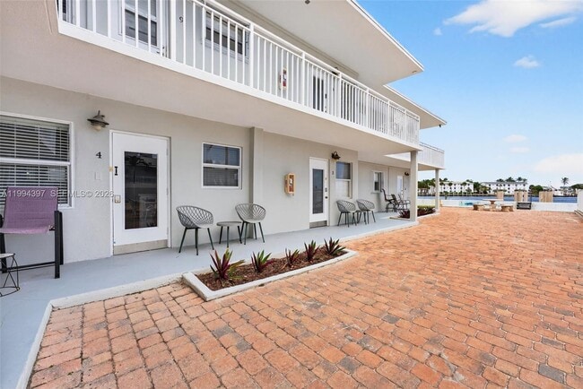 Building Photo - 2508 Bay Dr