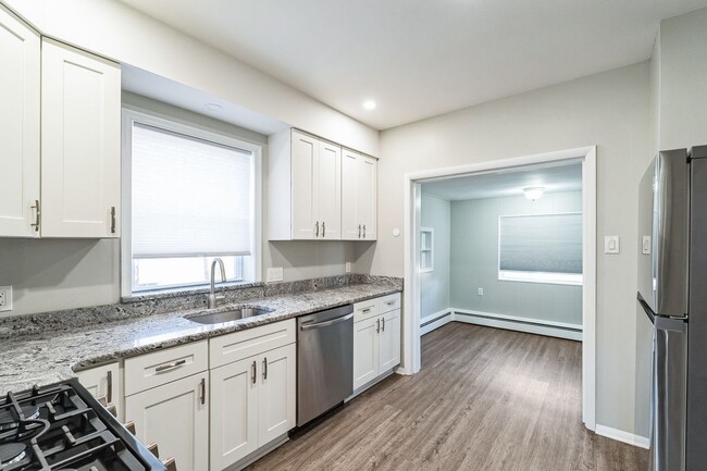 Building Photo - Recently Renovated 1 Bed, 1 Bath Gem in Wi...