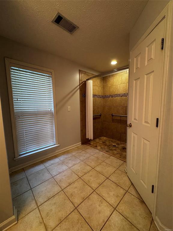 Building Photo - 1801 Young Pointe Blvd