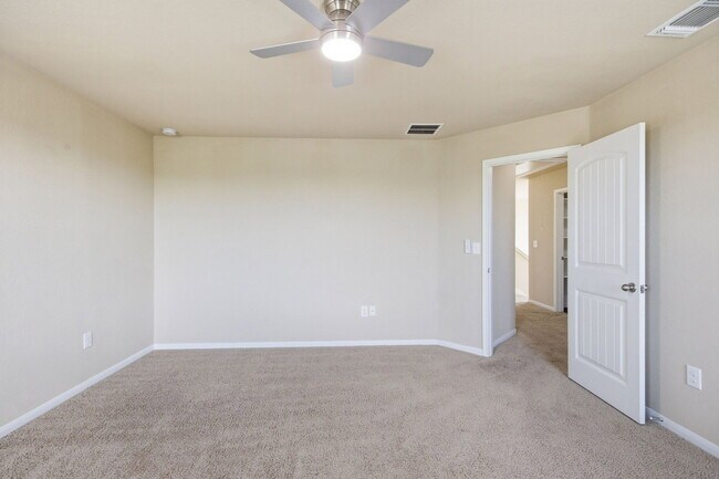 Building Photo - 12013 Waterford Run Way