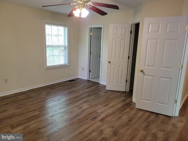 Building Photo - 6194 Dawes Dr