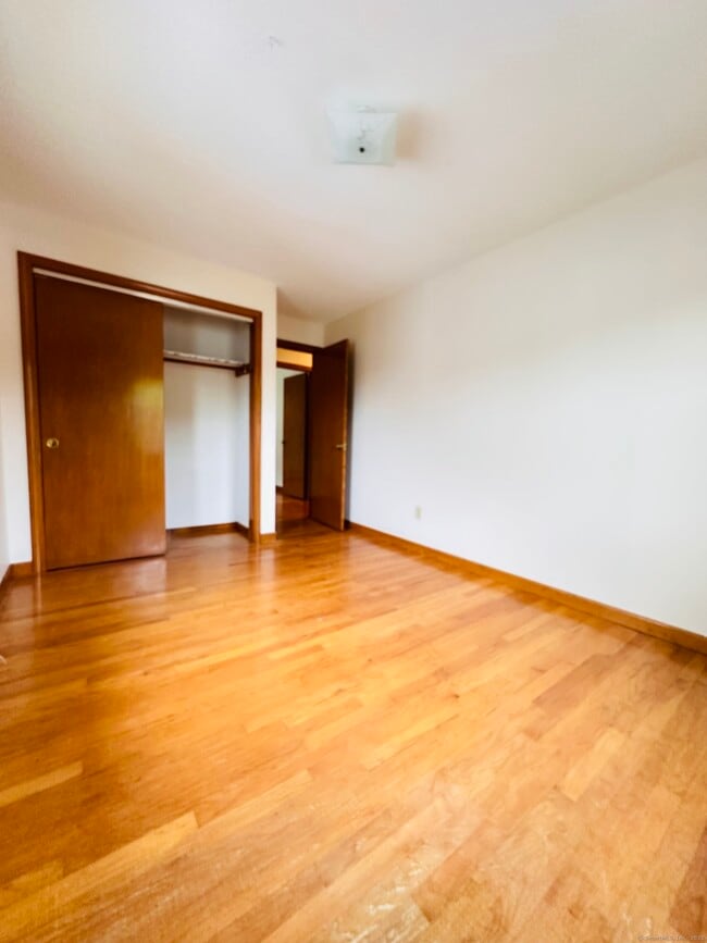 Building Photo - 61 Sandy Brook Dr
