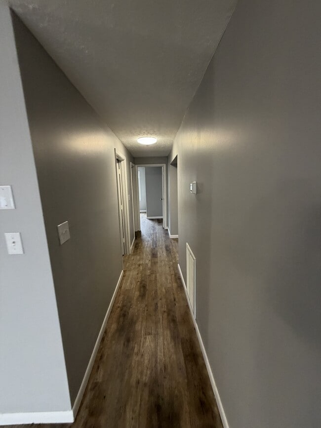 Building Photo - 253 Magnolia Ave