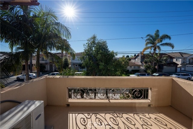 Building Photo - 2207 Warfield Ave