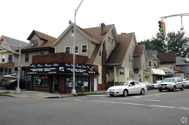 Primary Photo - 141 Broadway