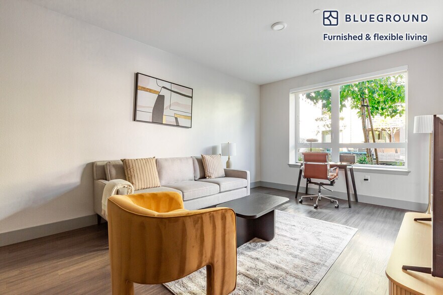 Primary Photo - 1800 Lacassie Ave