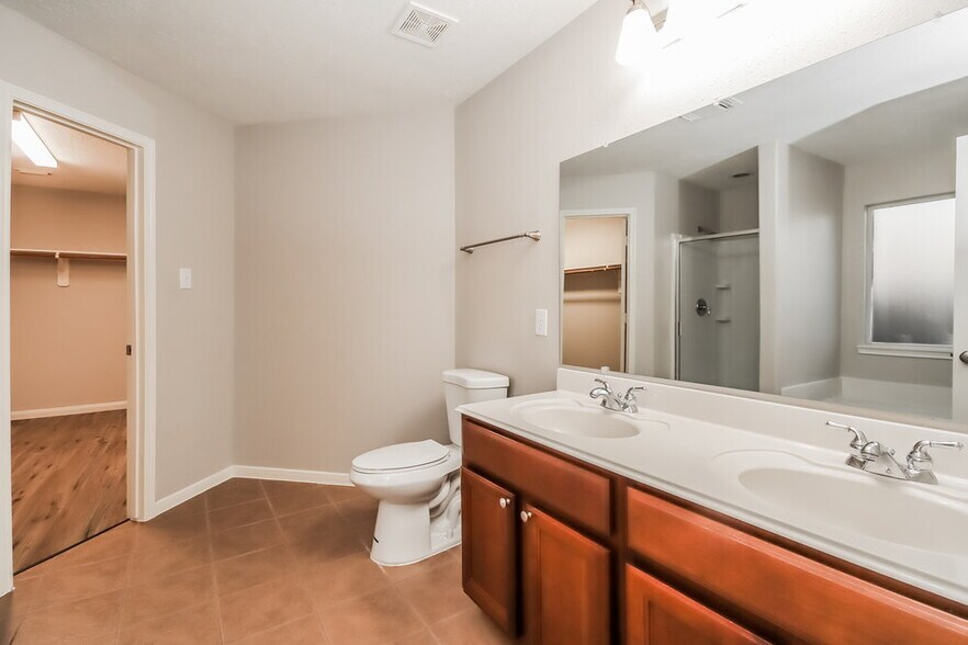 Building Photo - 21619 Kingston Terrace Ln