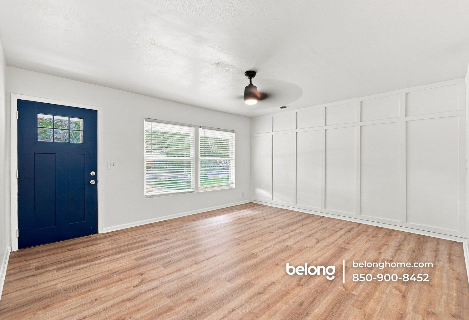 Building Photo - 6011 Greenwood Ln
