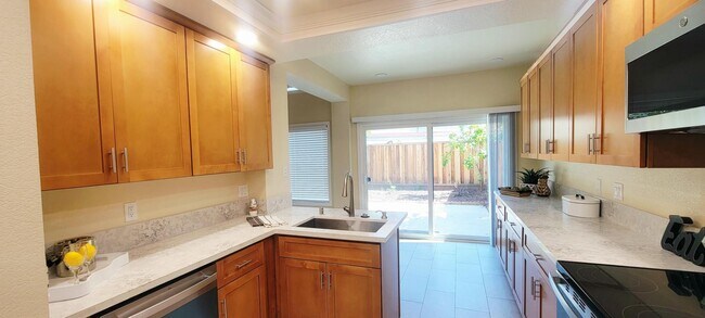 Building Photo - 1146 Rosebriar Way