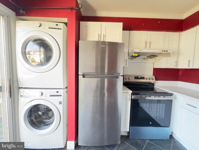 Building Photo - 1017 Oaklyn Ct