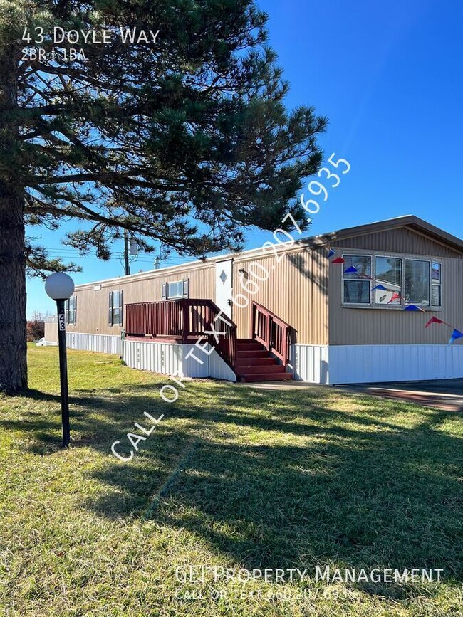 Building Photo - Cozy updated 2 bedroom home! Home Warranty...