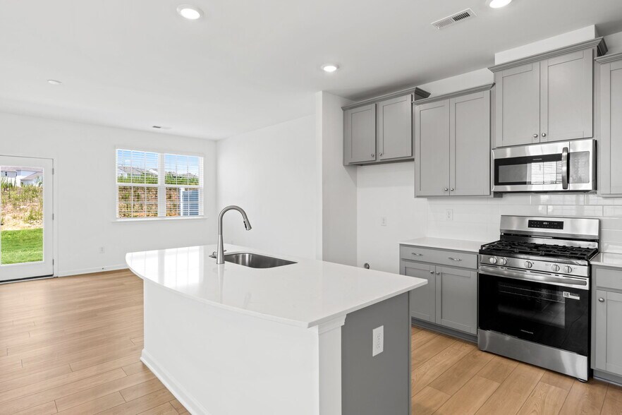 Building Photo - 615 Blaire Ridge Way
