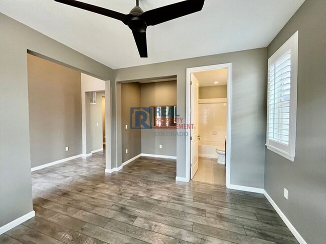 Building Photo - 873 Woodgate Dr